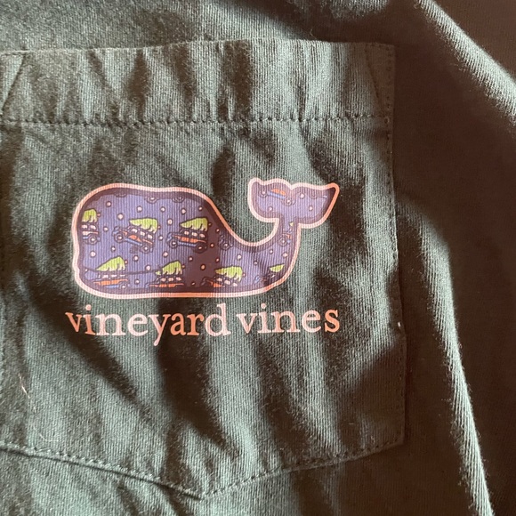 Vineyard Vines Christmas Tree/Pick up Long Sleeve T-Shirt Size M Green - Picture 2 of 5